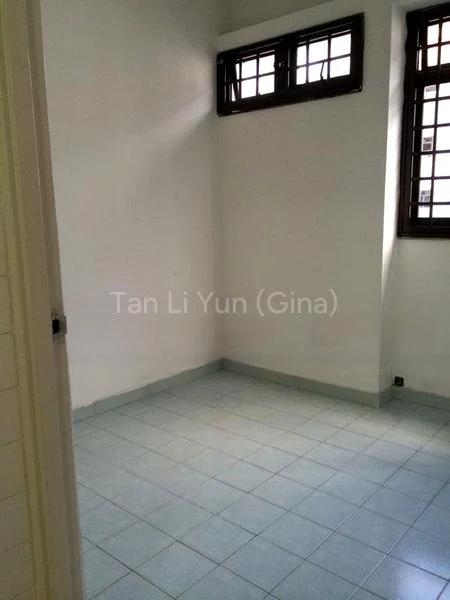 3 Room (3I) HDB for Rent in  215 Ang Mo Kio Avenue 1 - Image 3